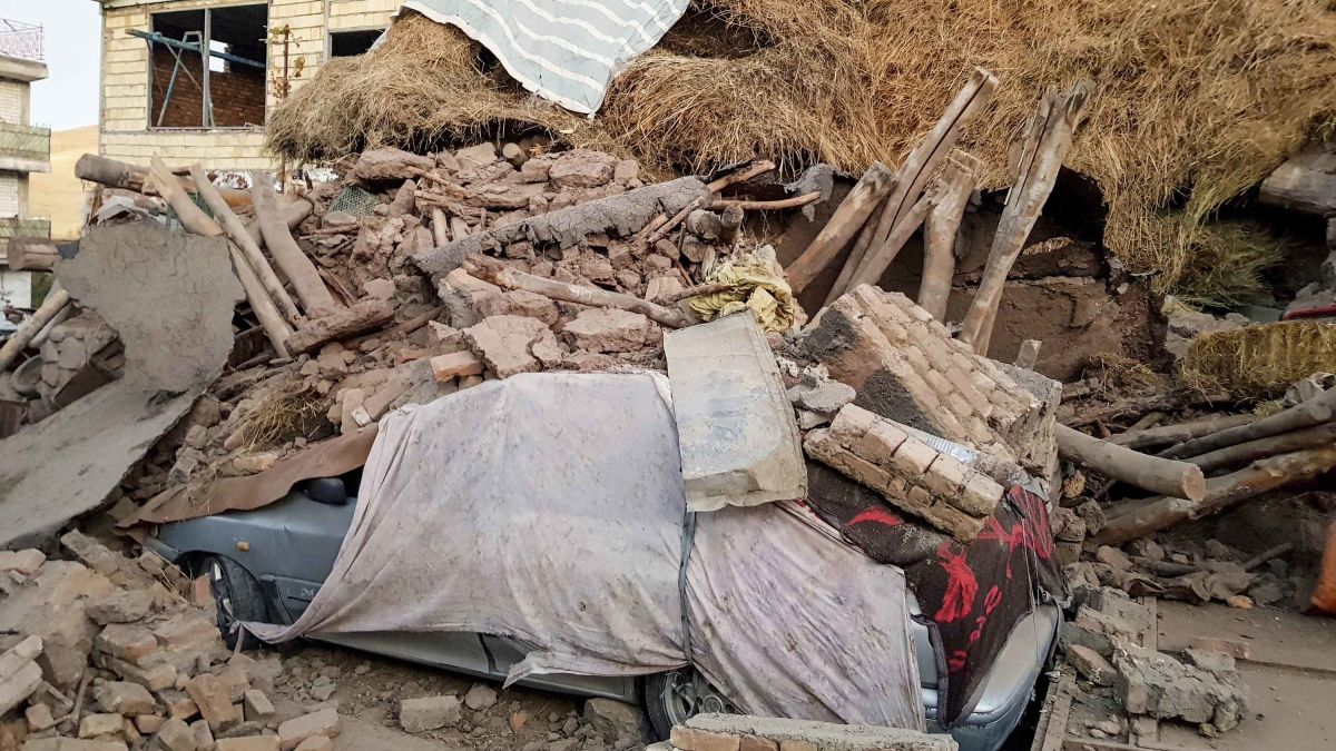 Ισχυρός σεισμός 5,4 Ρίχτερ στο Ιράν: Τουλάχιστον 500 τραυματίες & μεγάλες ζημιές