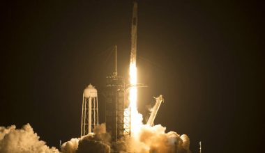 NASA: Εκτοξεύτηκε ο πύραυλος της SpaceX που μεταφέρει 4 αστροναύτες στον Διεθνή Διαστημικό Σταθμό