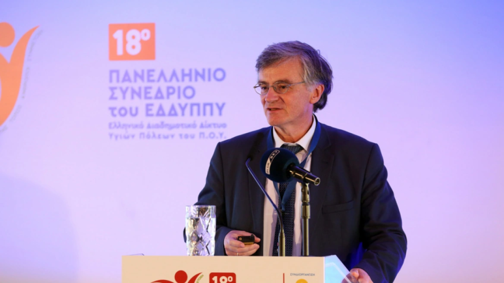 Ο «εθνικός μας γκαουλάιτερ» Σωτήρης Τσιόδρας ζητεί να «αυξήσουμε την επιτήρηση» κι εννοεί την παρακολούθηση των πολιτών!