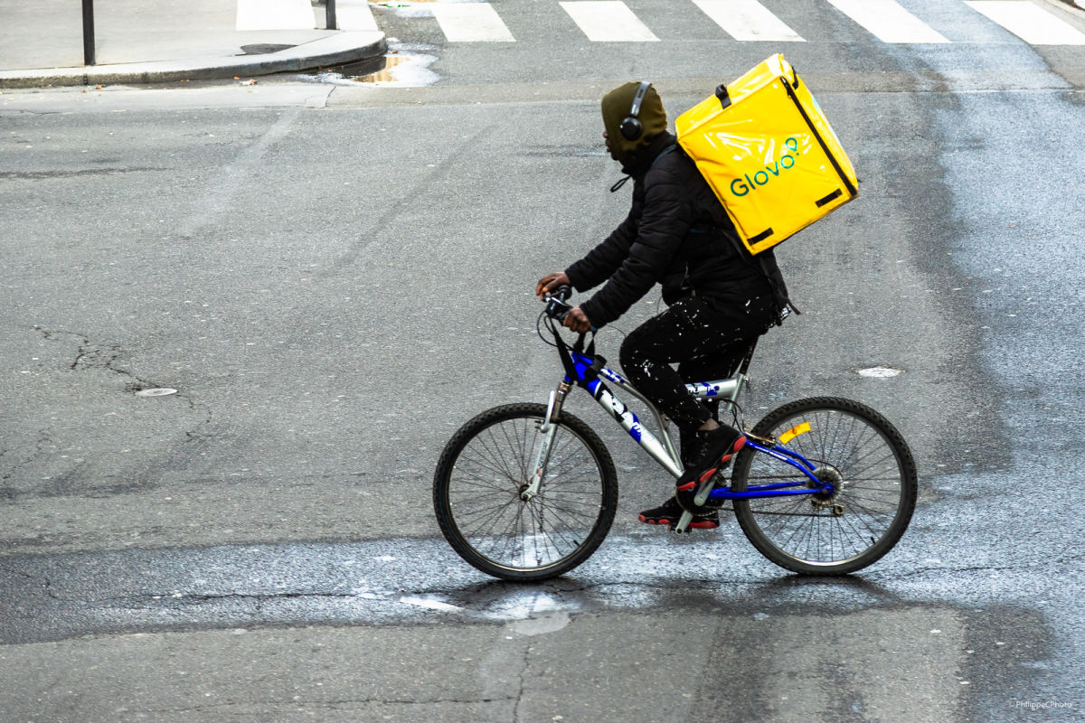 Ιταλία: Διανομέας σκοτώθηκε σε τροχαίο και μετά από λίγο απολύθηκε επειδή δεν παρέδωσε την παραγγελία