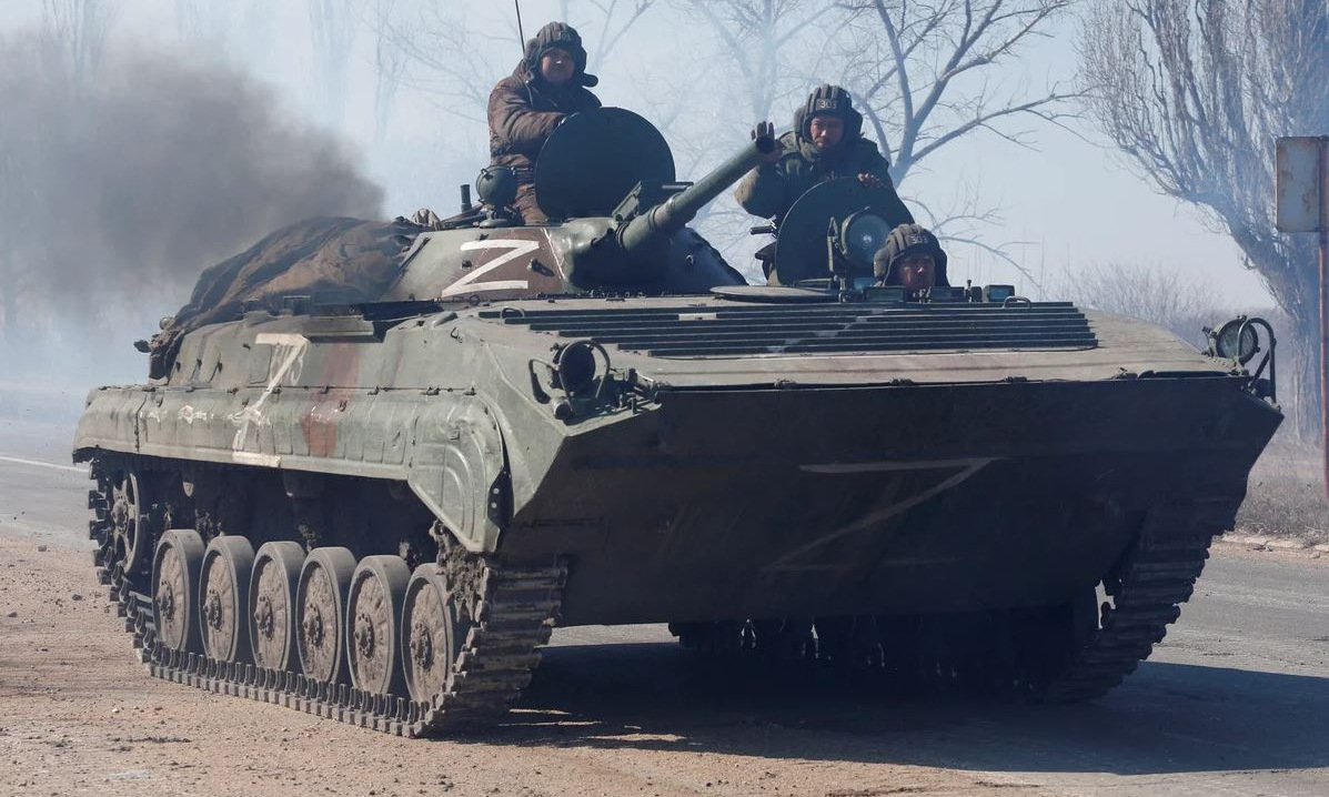Με μέγιστη ταχύτητα οι ρωσικές δυνάμεις του Λουγκάνσκ και οι Τσετσένοι ανακαταλαμβάνουν περιοχές (βίντεο)