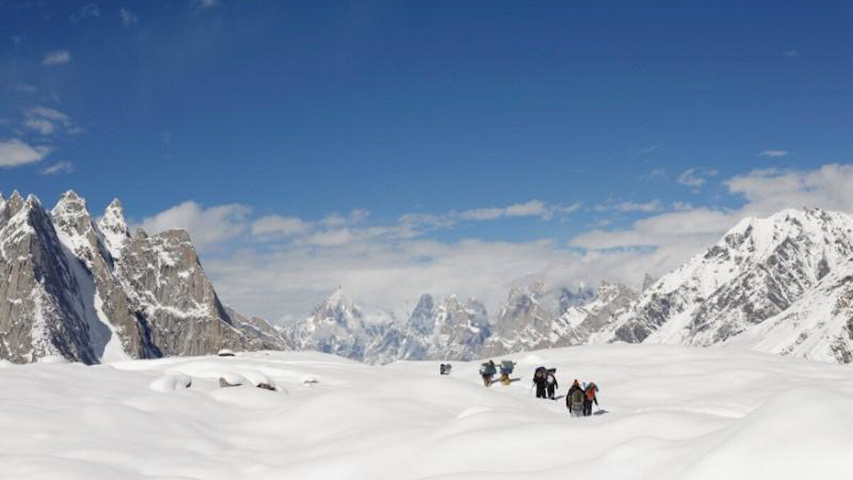 Ινδία: Τουλάχιστον 19 οι νεκροί ορειβάτες από χιονοστιβάδα στα Ιμαλάια