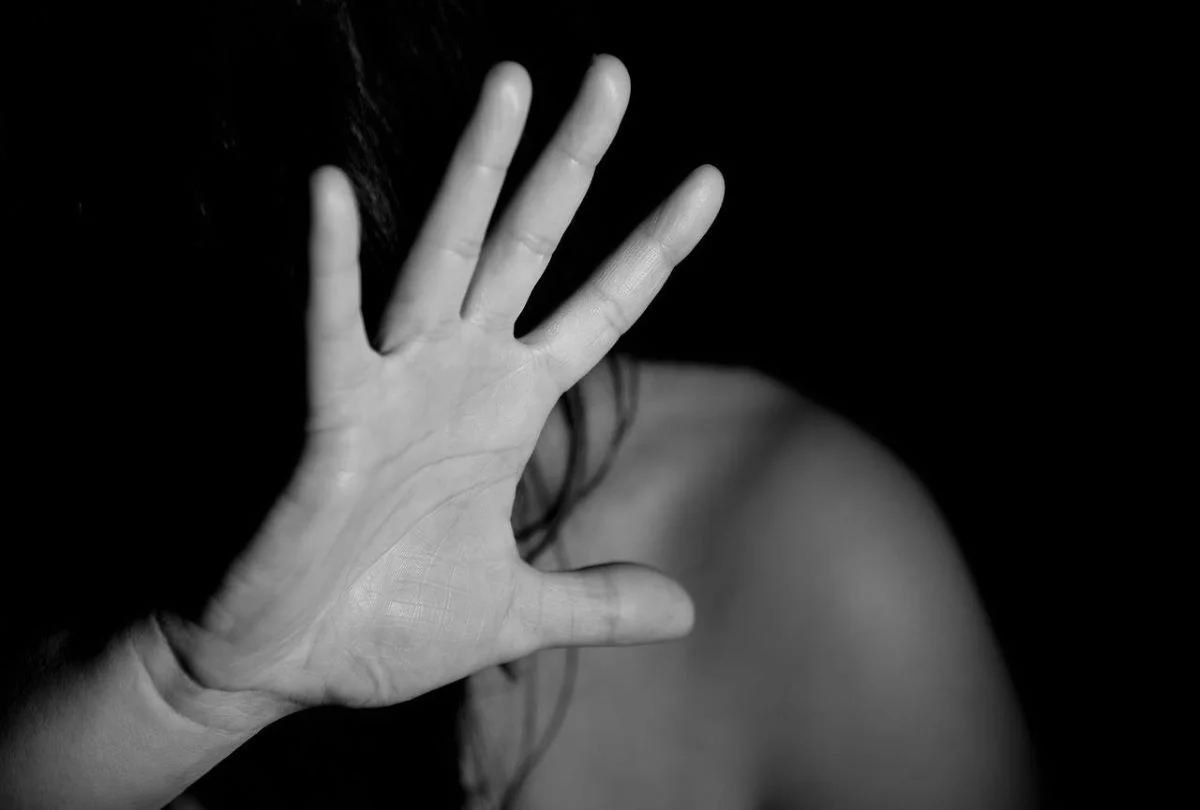 Νέα Ιωνία: Τι λέει ο 58χρονος που κατηγορείται ότι κρατούσε αλυσοδεμένη και βίαζε τη σύντροφο του