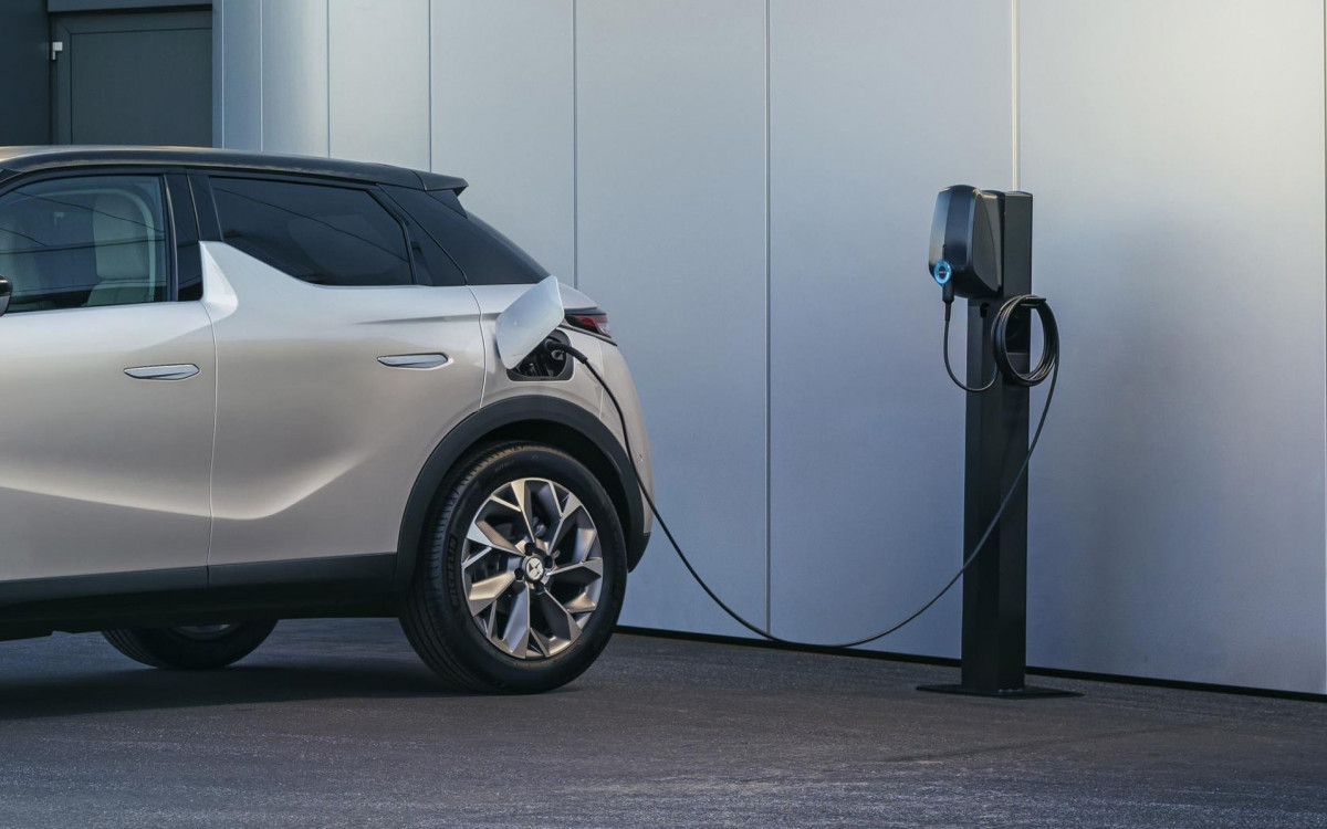 Το σχέδιο των αυτοκινητοβιομηχανιών για να κάνουν τα ηλεκτρικά αυτοκίνητα πιο ελκυστικά για τους καταναλωτές