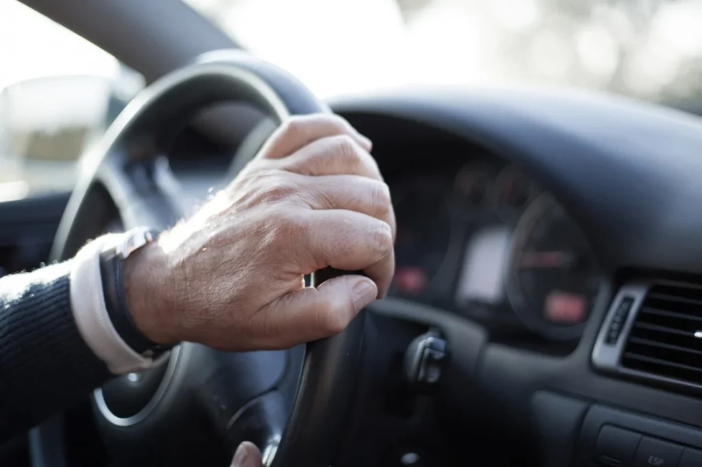 Η σχέση που έχουν οι άνδρες με το αυτοκίνητο τους μπορεί να «καταστρέψει» τον πλανήτη