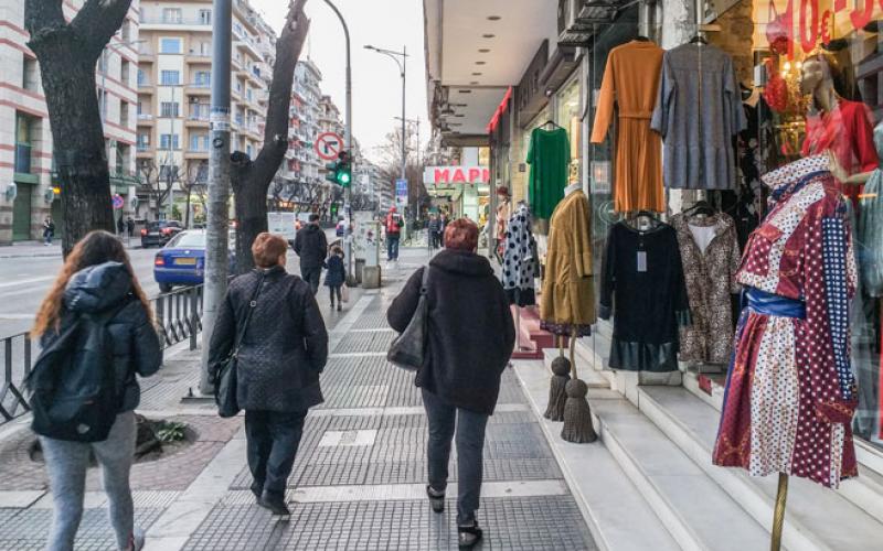 Προχωρά κανονικά σε μειωμένο ωράριο λειτουργίας καταστημάτων η Θεσσαλονίκη – Τι θα κάνει η Αθήνα