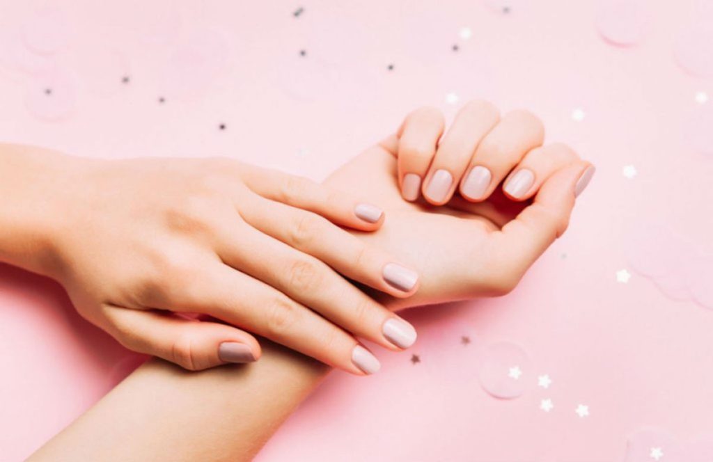 Πώς να προστατέψεις τα πετσάκια σου για καλύτερη υγεία των νυχιών