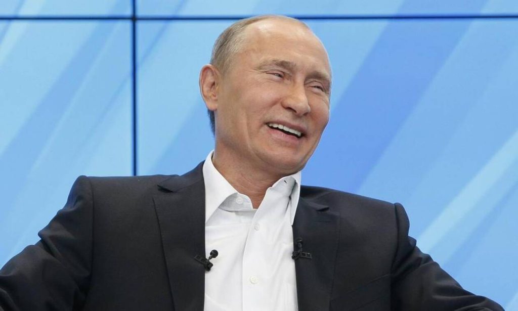 «Χαμός» στο Twitter με ευχές για τα γενέθλια των 70 ετών του Β.Πούτιν