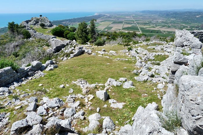 Ανακάλυψη ναόσχημου κτιρίου σε ανασκαφή στο Σαμικό Ηλείας