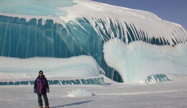 Παγωμένο… κύμα στην Ανταρκτική δημιουργεί «μαγικό» θέαμα (φωτο)