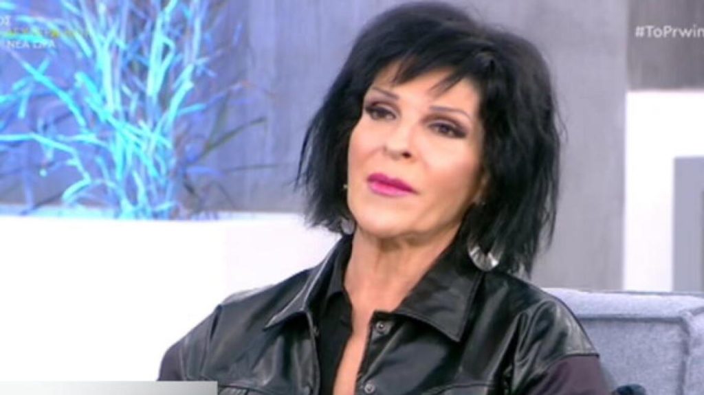 Σοφία Βόσσου: «Είμαι τρισευτυχισμένη με τον αρραβώνα της κόρης μου»