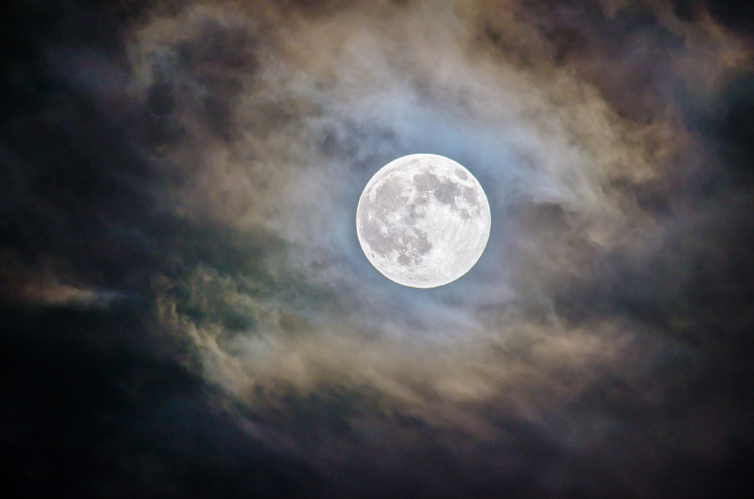 Σήμερα η Πανσέληνος Οκτωβρίου – Γιατί ονομάστηκε το «Φεγγάρι του Κυνηγού»