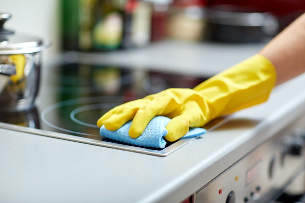 Πώς να καθαρίσετε εύκολα την γυάλινη εστία της κουζίνας