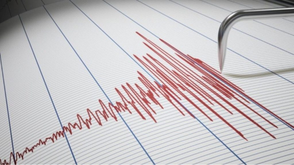 Ινδονησία: Σεισμός 5,5 Ρίχτερ «ταρακούνησε» την Ιάβα (βίντεο)