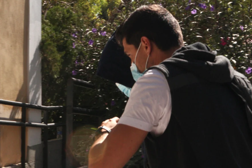 Κολωνός: Στον εισαγγελέα οδηγήθηκε ο 53χρονος που εξέδιδε 12χρονη (φωτο)