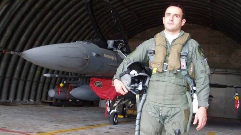 16 χρόνια μετά: Η στιγμή που το τουρκικό F-16 πέφτει στο μαχητικό του Κ.Ηλιάκη (φωτό)