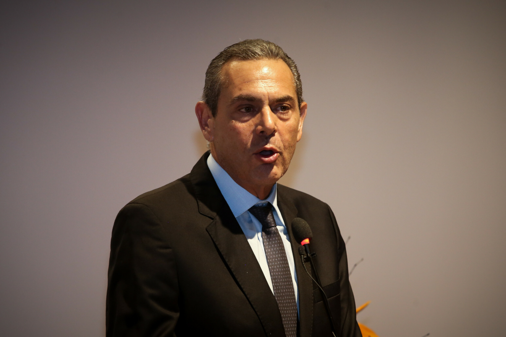 Ο Πάνος Καμμένος σκέφτεται την ίδρυση κόμματος με αρχηγό τη γυναίκα του