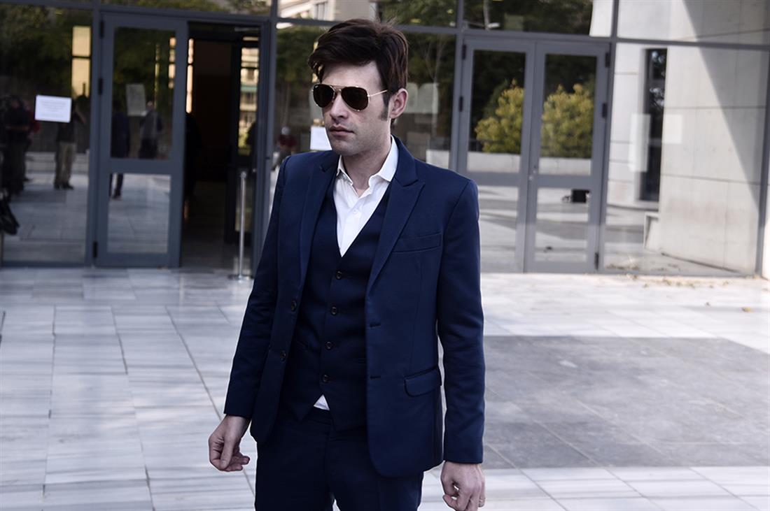 Ο Μ.Φουρθιώτης δηλώνει αθώος – «Κοιμόμουν δίπλα σε έναν που έβαλε τη γιαγιά του στο μπλέντερ»