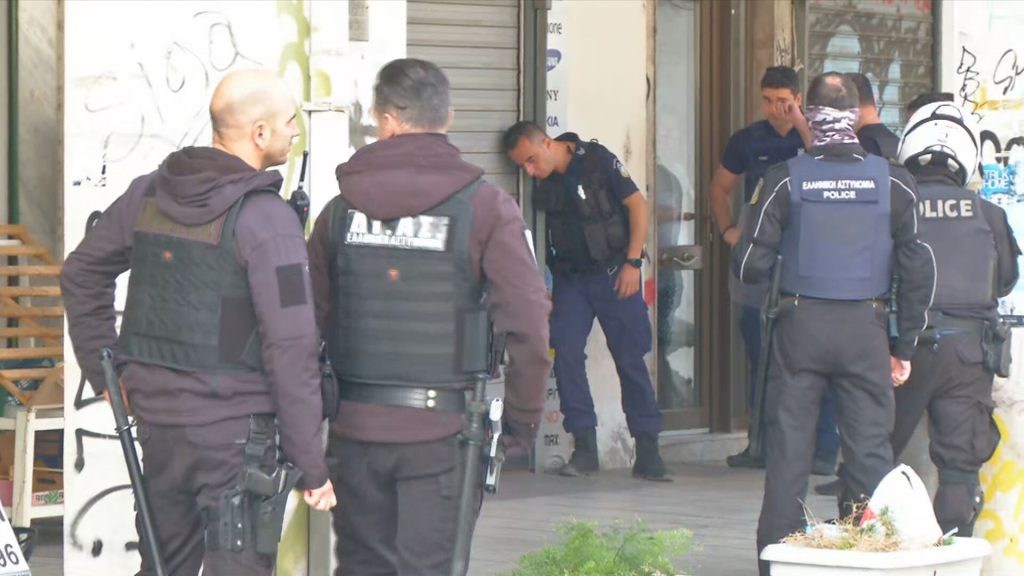 Θεσσαλονίκη: Ελεύθεροι οι 4 συλληφθέντες για τη ληστεία – φιάσκο σε κατάστημα κινητής τηλεφωνίας