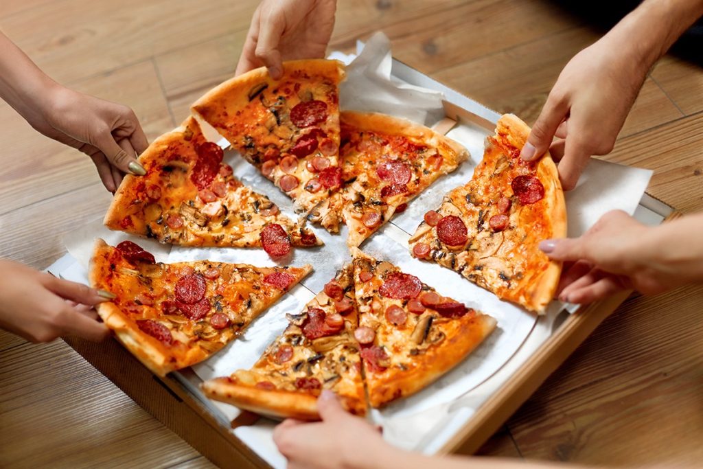 Δείτε πόση γυμναστική πρέπει να κάνετε για να «κάψετε» μία πίτσα