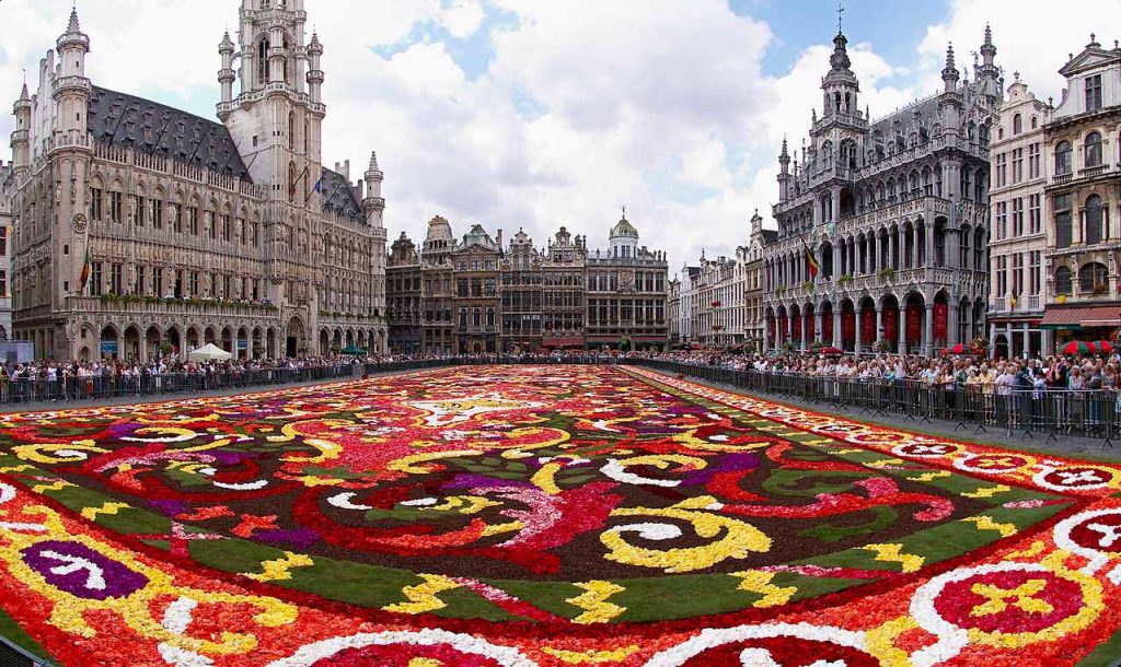 Γιγάντιο χαλί από λουλούδια στο κέντρο του Βελγίου! (φωτο)