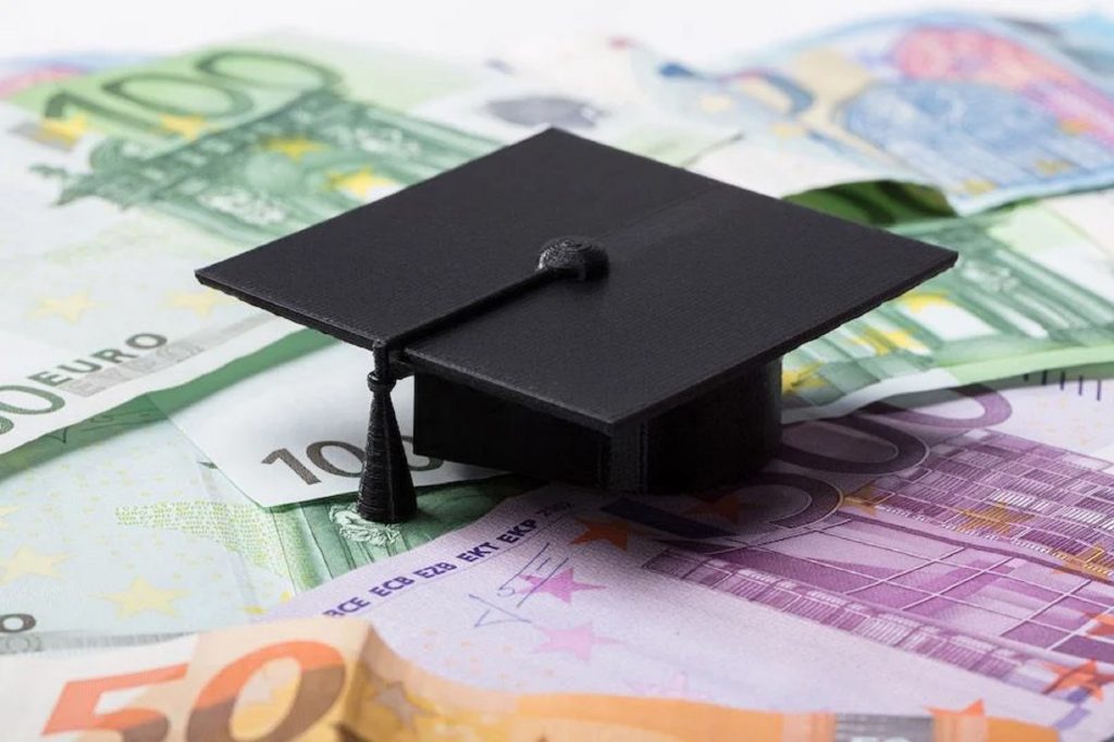 Αυξάνεται στα 1.500 ευρώ το φοιτητικό στεγαστικό επίδομα – Ποιοι είναι οι δικαιούχοι