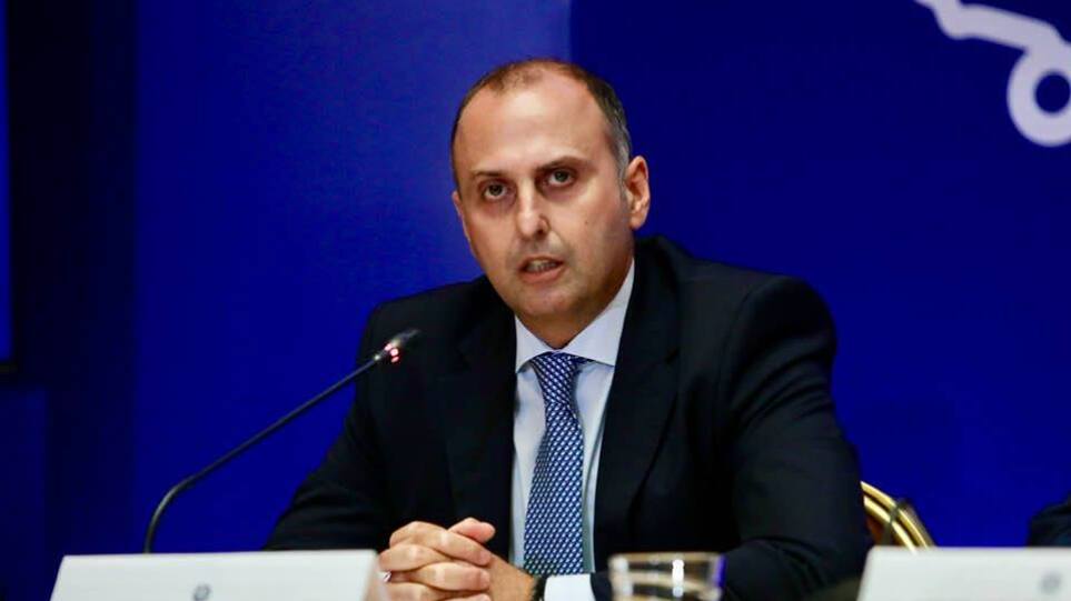 Θετικός στον κορωνοϊό ο υφυπουργός Γ.Καραγιάννης αν και τριπλά εμβoλιασμένος!