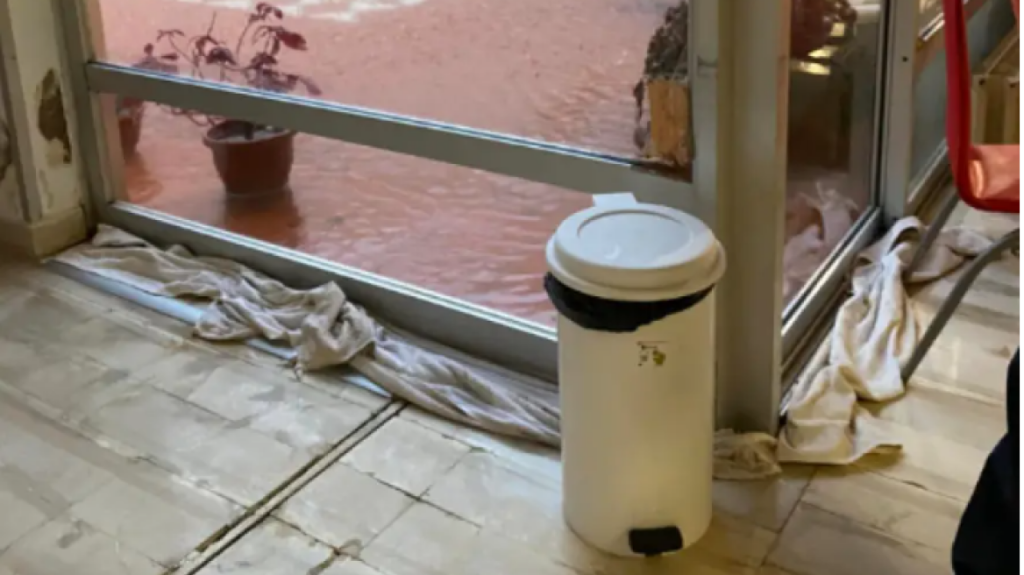 Προβλήματα στην Κέρκυρα από την κακοκαιρία – Πλημμύρισαν δρόμοι στα Σύβοτα