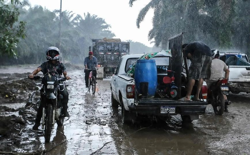 Κεντρική Αμερική: Ο κυκλώνας Τζούλια αφήνει πίσω του τουλάχιστον 28 νεκρούς
