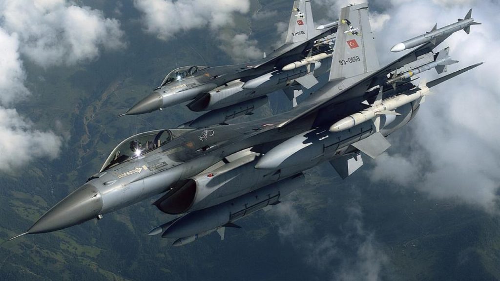 Νέες τουρκικές προκλήσεις στο Αιγαίο: 34 παραβιάσεις σήμερα από F-16 και UAV
