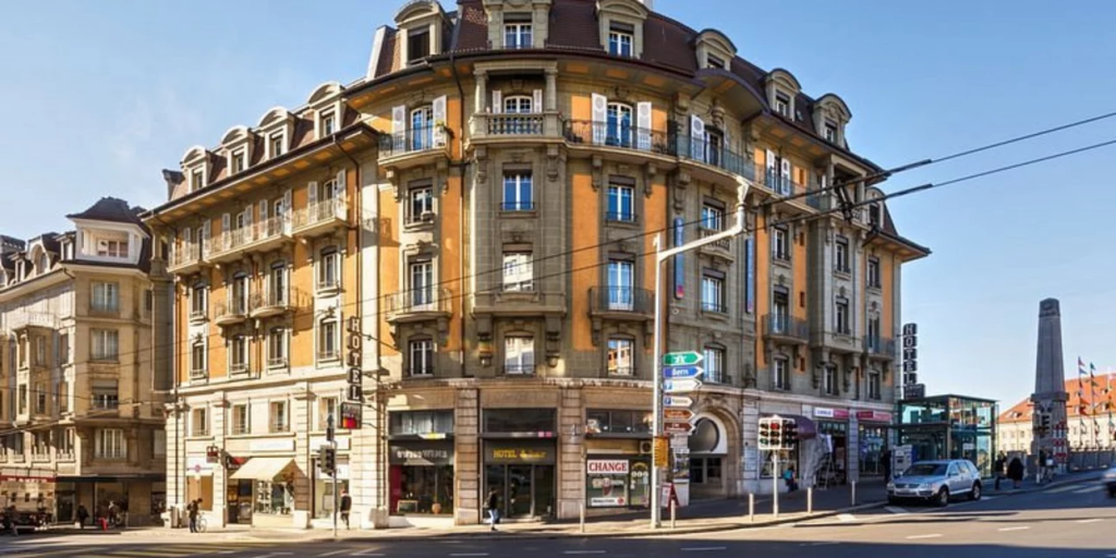 Ελβετία: Γερμανίδα περιέλουσε υπάλληλο ξενοδοχείου με εύφλεκτο υγρό και την έκαψε με καμινέτο