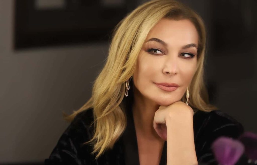 Η Τατιάνα Στεφανίδου δημοσιοποίησε με pixel τη φωτογραφία της 12χρονης – Προσπάθησε να την καλύψει ο Ν.Ευαγγελάτος