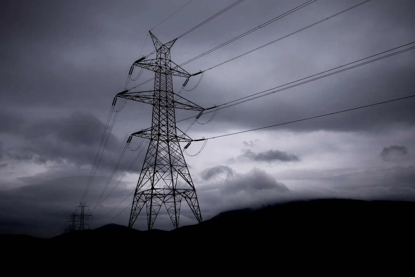 Διακοπή ρεύματος στο Παγκράτι: Στο σκοτάδι βυθίστηκε η πλατεία Βαρνάβα