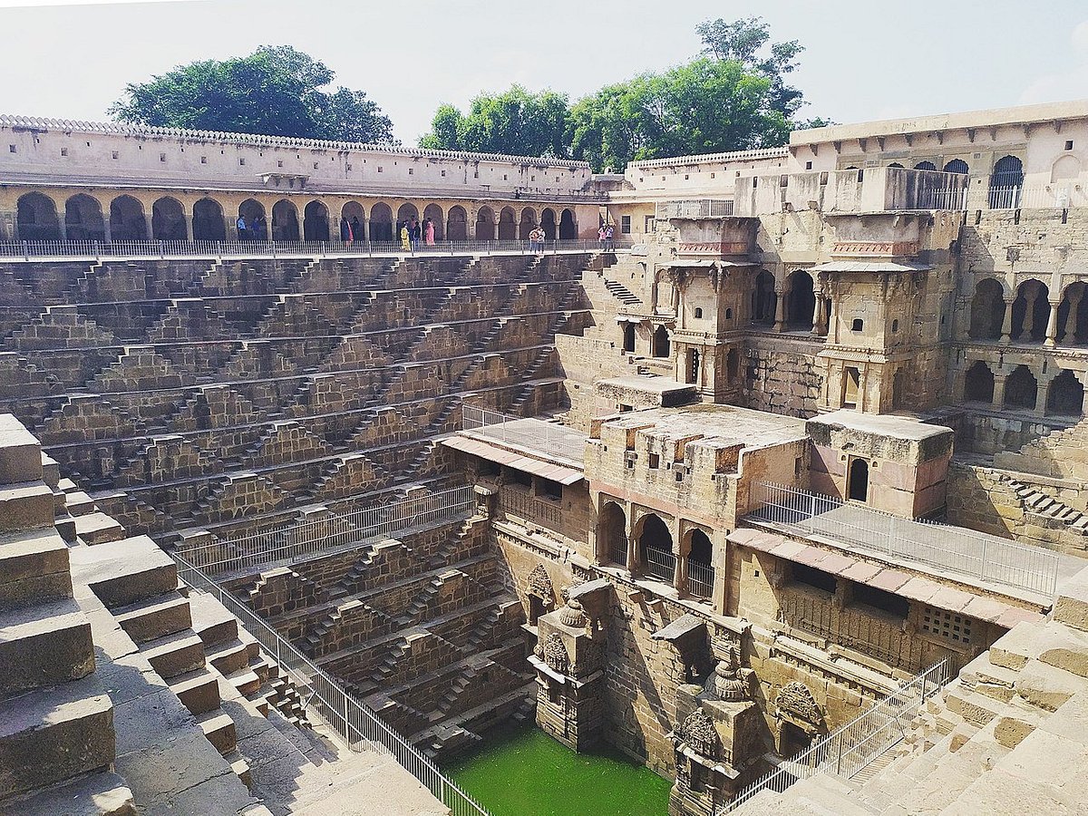 Chand Baori: Το πηγάδι που αποτελείται από 13 ορόφους και 3.500 σκαλοπάτια