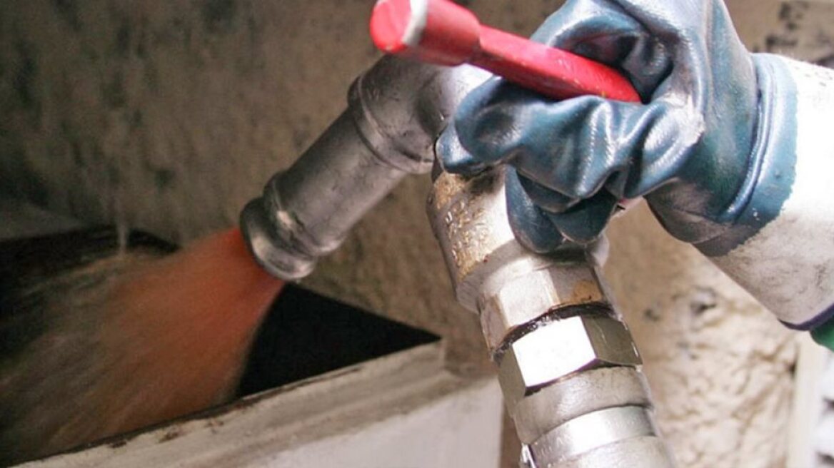 Πετρέλαιο θέρμανσης: Έξτρα επιδότηση 60 ευρώ ο τόνος από τα ΕΛΠΕ για όλο τον Οκτώβριο