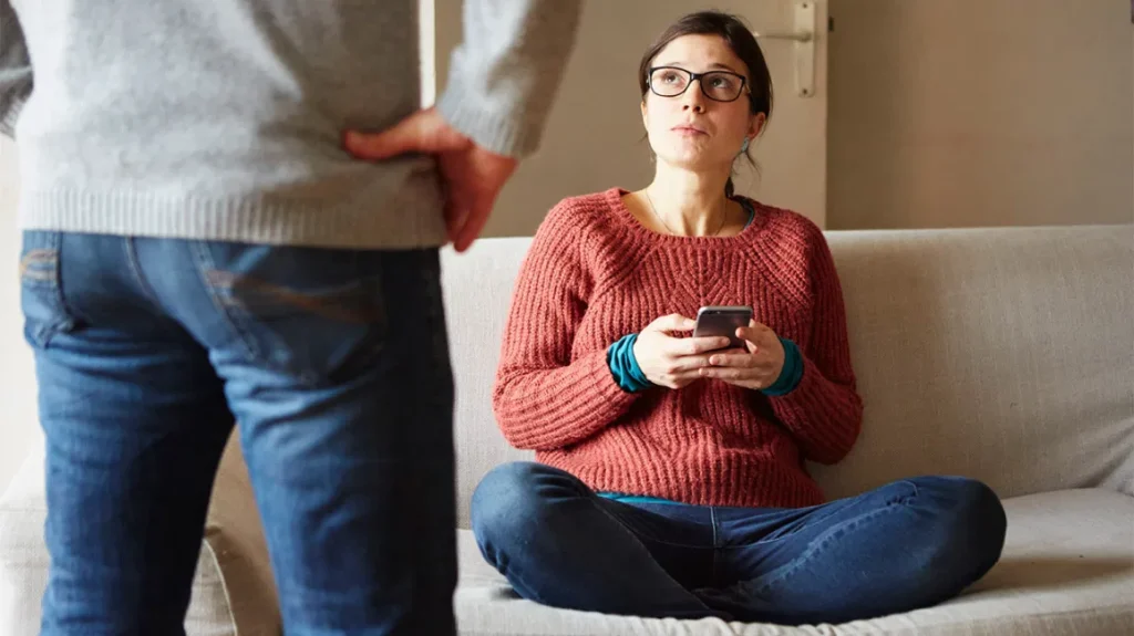 Gaslighting στις σχέσεις: Ποια είναι τα χαρακτηριστικά του και πώς να το εντοπίσεις