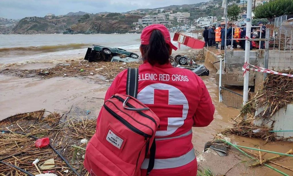 Ο Ελληνικός Ερυθρός Σταυρός στο πλευρό των πληγέντων στην Κρήτη