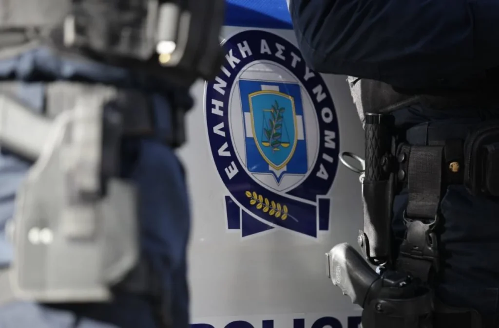 Δικηγόρος αστυνομικού ΑΤ Ομονοίας: «Η 19χρονη πήγε με τη θέλησή της στο τμήμα»