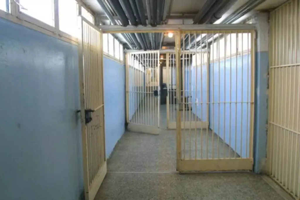 Το Netflix στις φυλακές Διαβατών: «Η φυλακή της διακίνησης ανθρώπων» (φωτό & βίντεο)