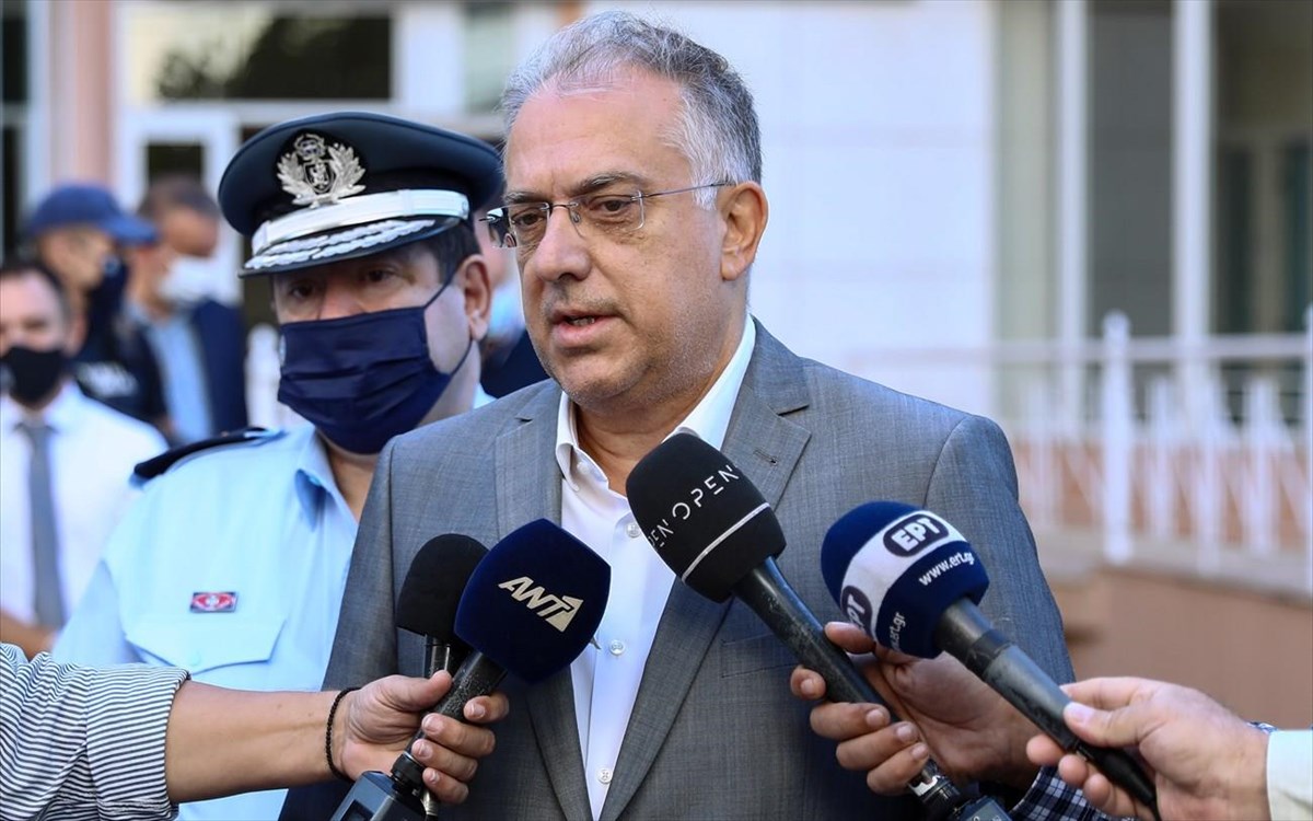 Ο Τ.Θεοδωρικάκος ενημέρωσε την Επίτροπο Γιόχανσον για τους 92 γυμνούς παράνομους μετανάστες στον Έβρο