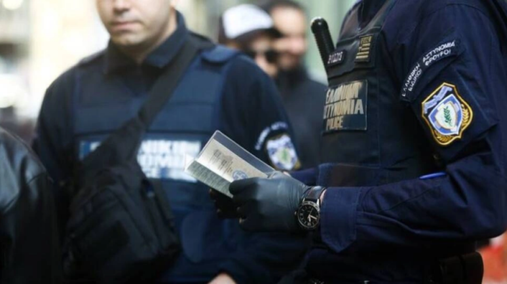 Θεσσαλονίκη: Καταδίωξη και τροχαίο για διακίνηση αλλοδαπών – Μία σύλληψη