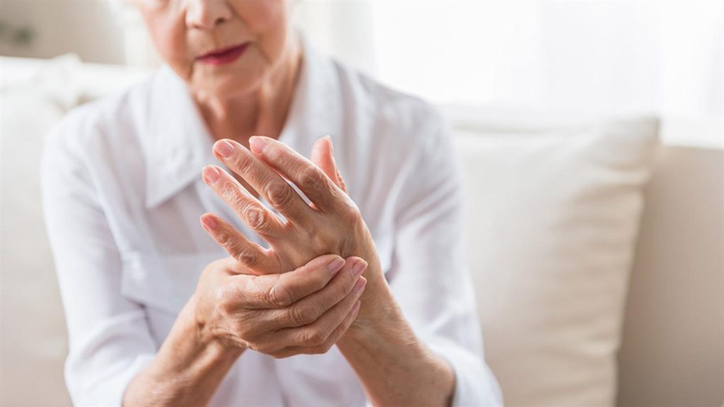 Ο πόνος στις αρθρώσεις μπορεί να οφείλεται σε νεφρική ανεπάρκεια – Ποιοι είναι πιο επιρρεπείς