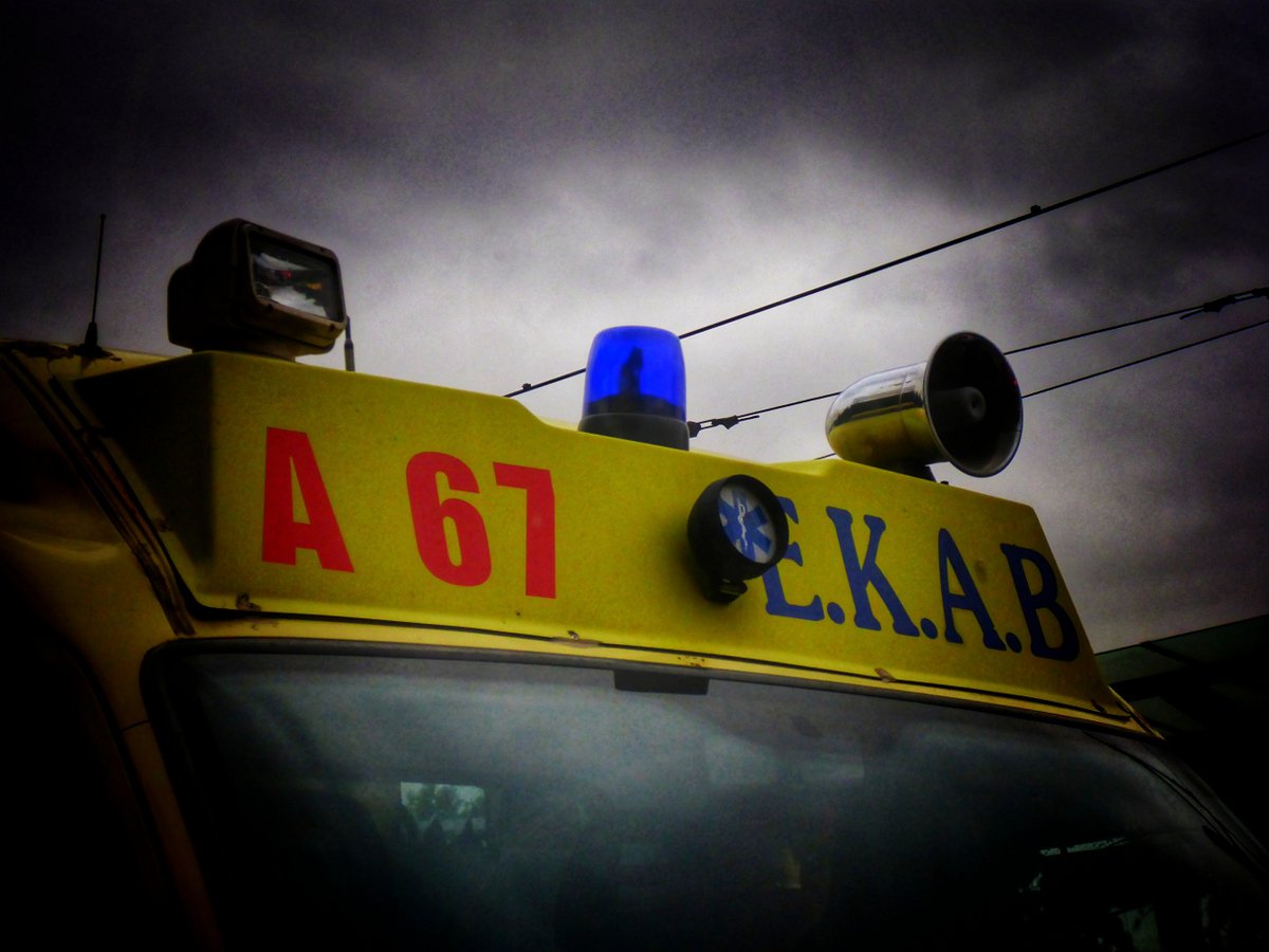 Τροχαίο στη Θεσσαλονίκη: Οδηγός αγροτικού έχασε τις αισθήσεις του και παρέσυρε 4 οχήματα