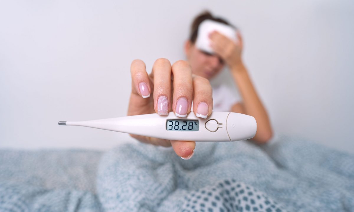 Πέντε ασφαλείς τρόποι για να ρίξετε τον πυρετό