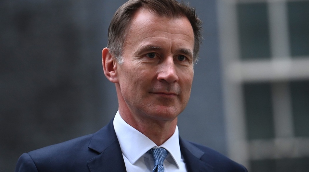 Βρετανία: Ο νέος υπουργός Οικονομικών αποσύρει σχεδόν όλα τα οικονομικά μέτρα του προκατόχου του Κ.Κουάρτενγκ