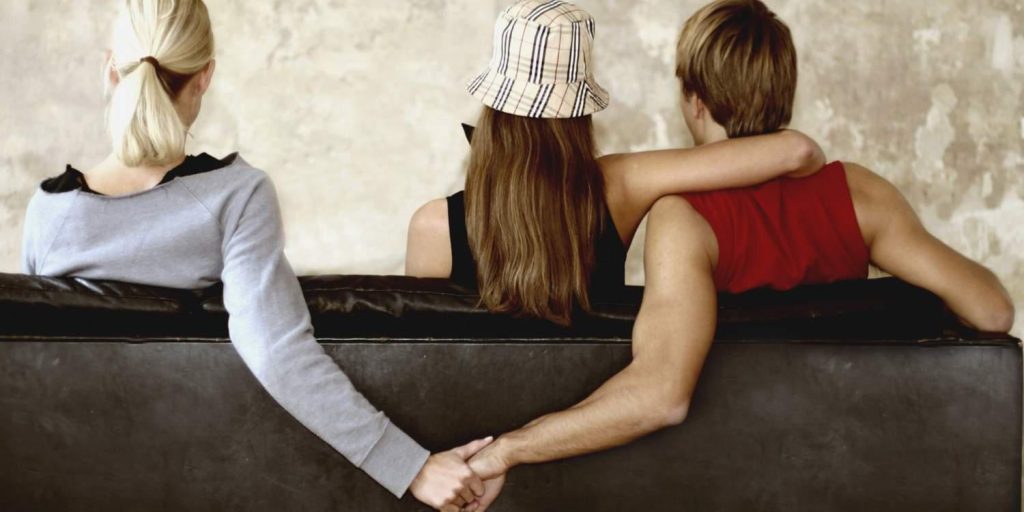 «Γιατί απάτησες τη σχέση σου;»: Πέντε άνθρωποι αποκαλύπτουν τις ιστορίες τους