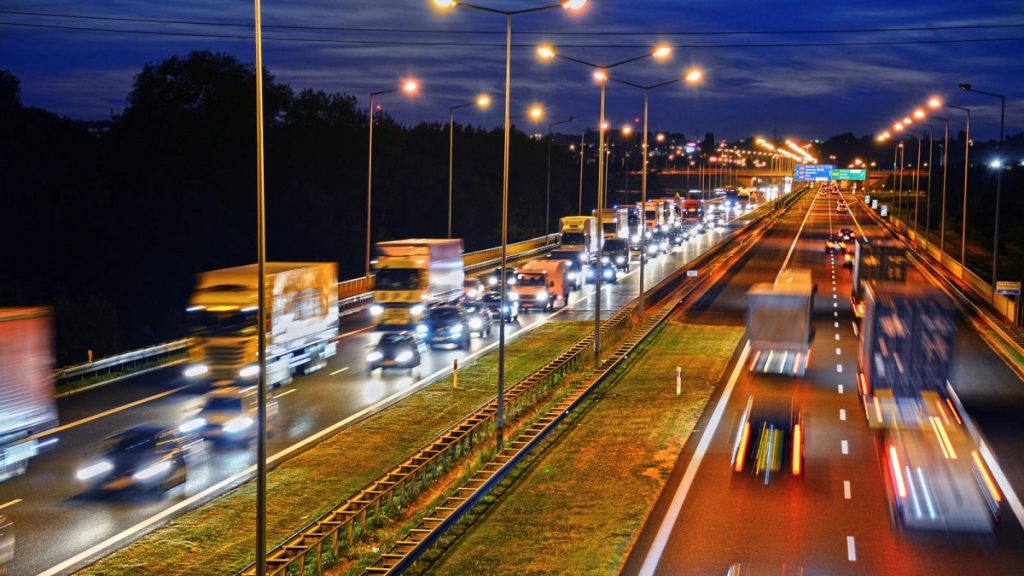 Η ενεργειακή κρίση σβήνει τα φώτα στους δρόμους της Ιταλίας