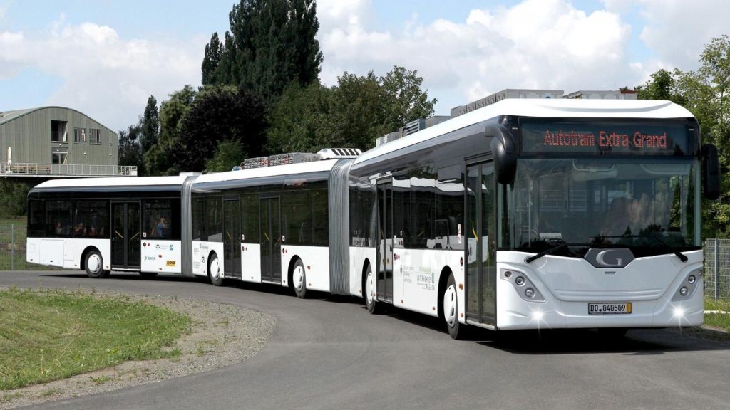 Το μακρύτερο λεωφορείο στον κόσμο – Μπορεί να μεταφέρει 256 ανθρώπους (βίντεο)