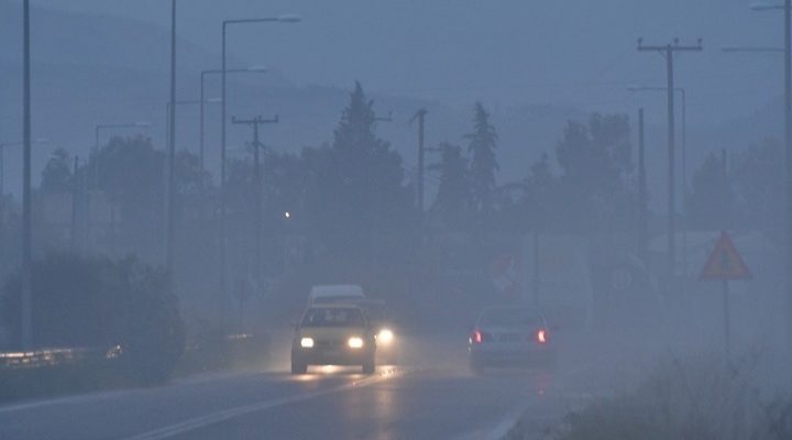 Ολλανδία: Πυκνή ομίχλη κάλυψε μεγάλο μέρος της χώρας – Τροχαία και προβλήματα στην εναέρια κυκλοφορία