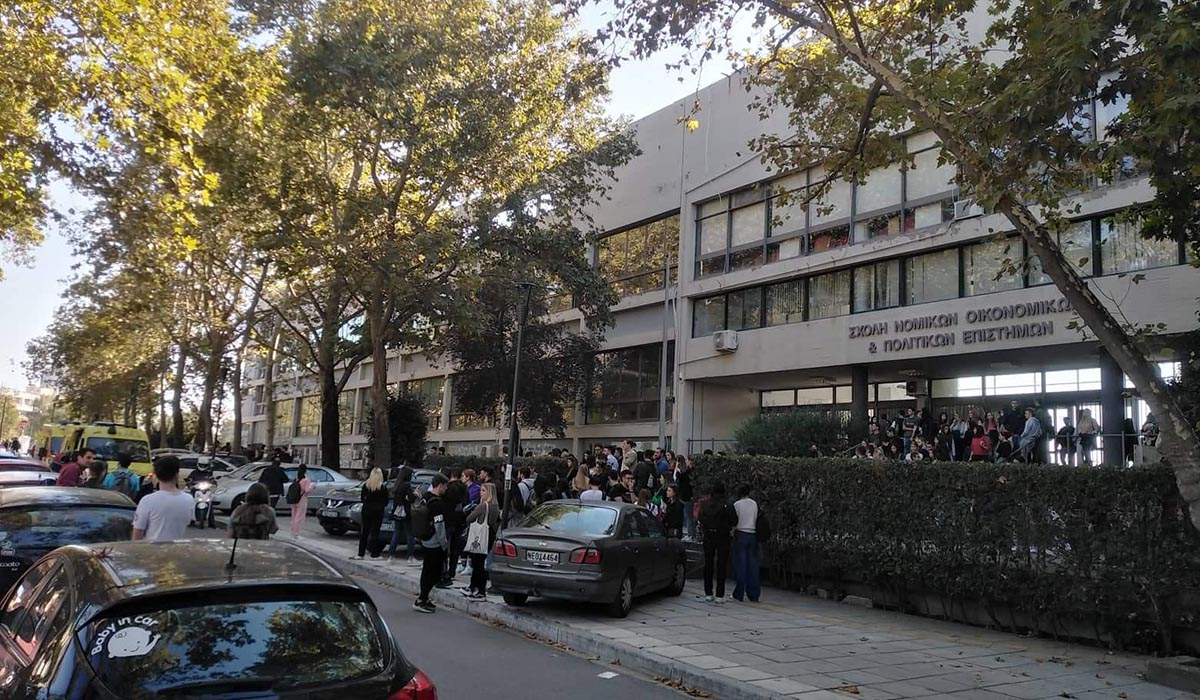 ΑΠΘ: Νέα επεισόδια – 15 άτομα επιτέθηκαν με πέτρες στους αστυνομικούς